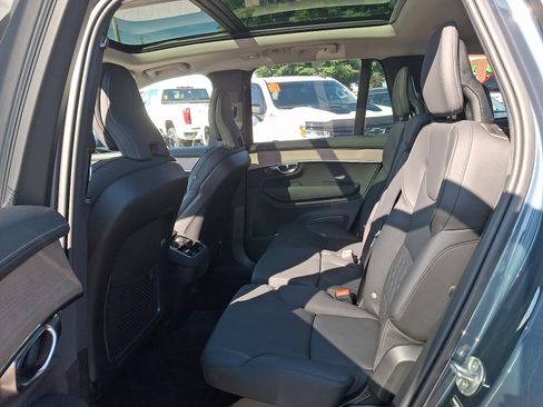 Used 2025 Volvo XC90 B6 Plus AWD/4WD image 11
