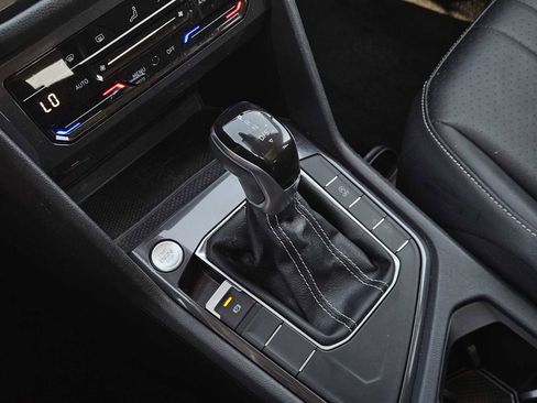 Used 2023 Volkswagen Tiguan SE image 20