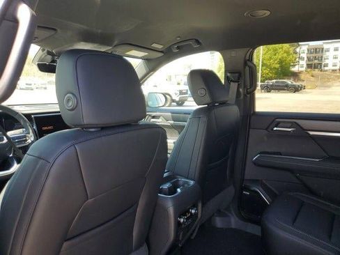 New 2026 GMC Acadia Elevation w/ Elevation Premium Package FWD image 7