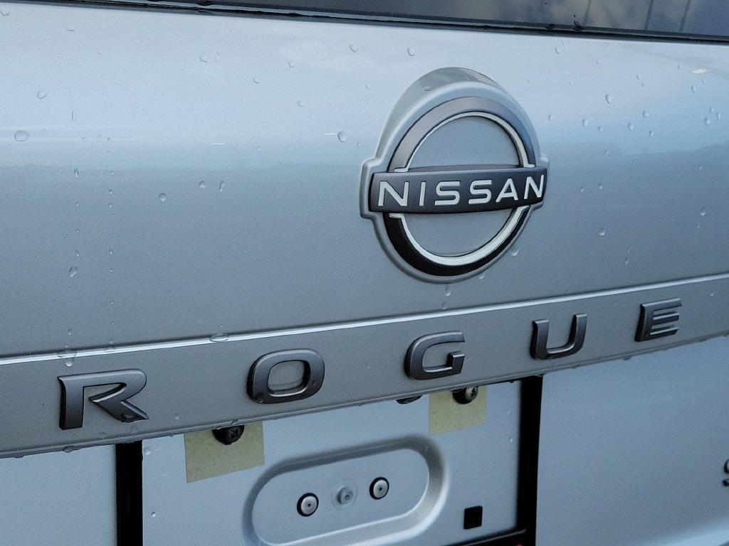 Certified 2024 Nissan Rogue SV w/ SV Premium Package FWD image 15