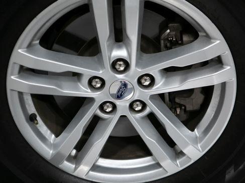 Used 2023 Ford Explorer XLT RWD image 11