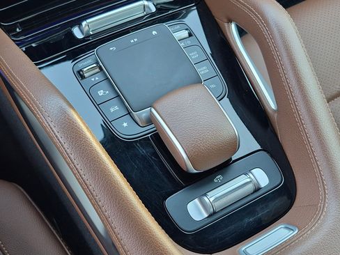 Certified 2024 Mercedes-Benz GLS 450 4MATIC image 27
