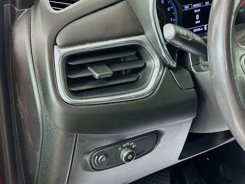 Used 2018 Chevrolet Equinox LT image 11