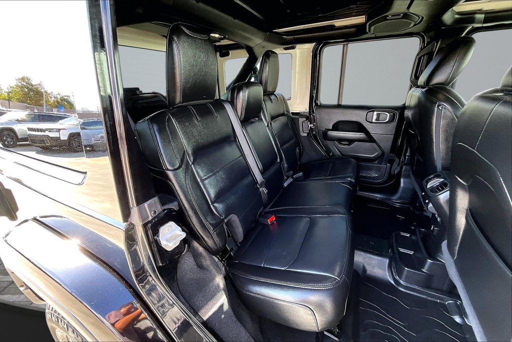 Certified 2021 Jeep Wrangler Unlimited Sahara AWD/4WD image 18