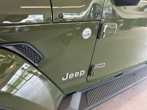 Used 2021 Jeep Gladiator Overland w/ Popular Equipment Package AWD/4WD image 7