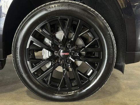 Used 2023 GMC Yukon Denali image 16