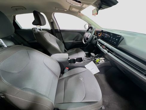New 2025 Kia K4 LX image 25