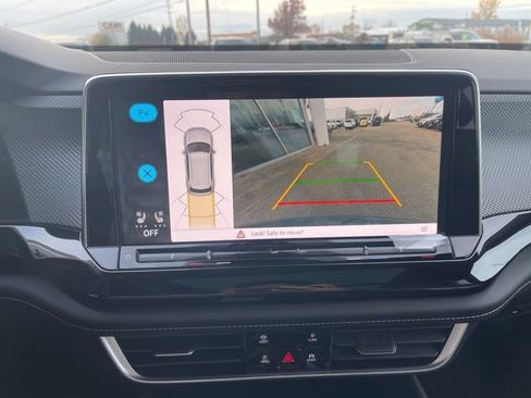 New 2026 Volkswagen Atlas Cross Sport SEL R-Line image 11