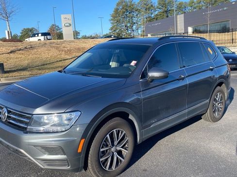 Used 2021 Volkswagen Tiguan SE image 9