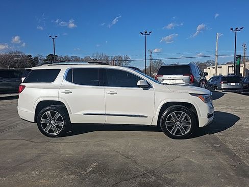Used 2019 GMC Acadia Denali w/ Technology Package image 2