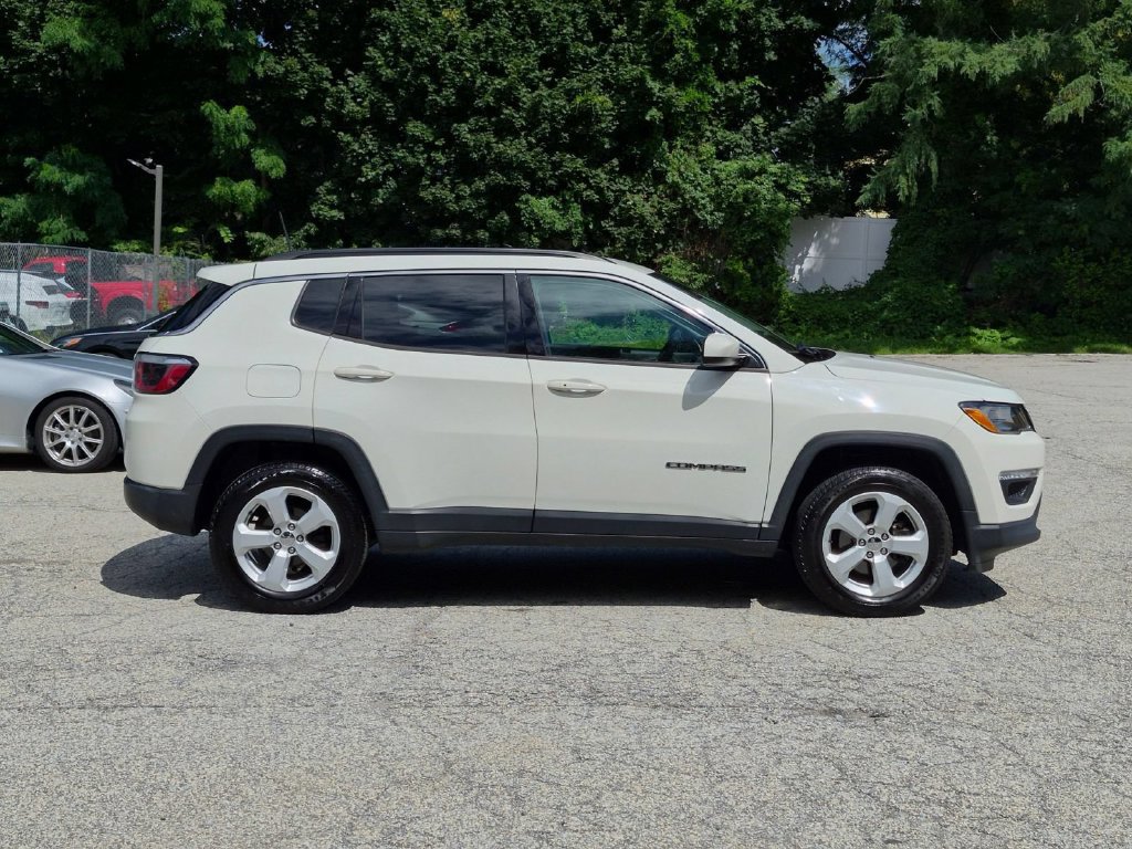Used 2018 Jeep Compass Latitude w/ Popular Equipment Group AWD/4WD image 2