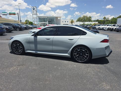 Used 2025 BMW M5 w/ Executive Package AWD/4WD image 5