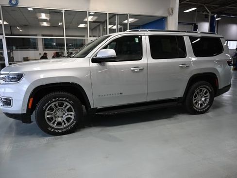 Used 2022 Jeep Wagoneer Series I AWD/4WD image 9