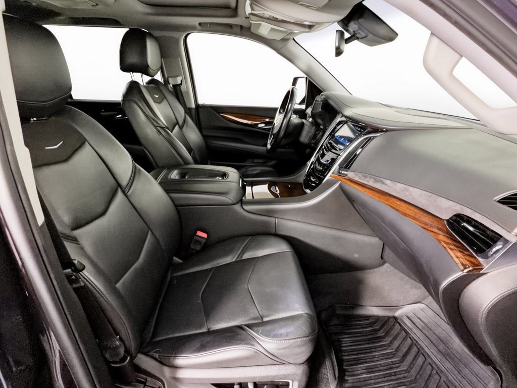 Used 2016 Cadillac Escalade ESV Premium RWD image 30