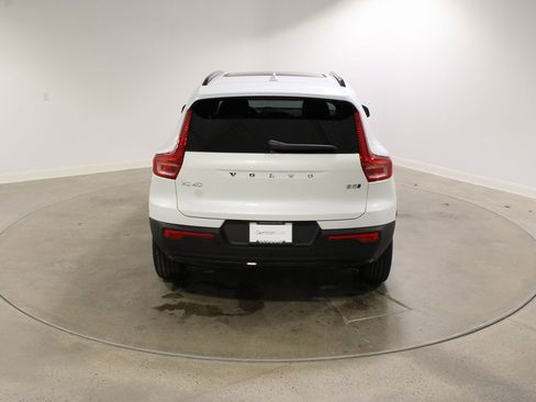 New 2026 Volvo XC40 B5 Plus w/ Climate Package image 4