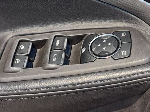 Used 2014 Ford Explorer XLT w/ Equipment Group 202A AWD/4WD image 30