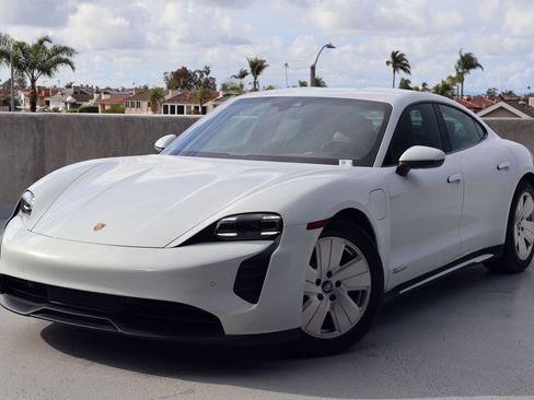 Certified 2022 Porsche Taycan image 1