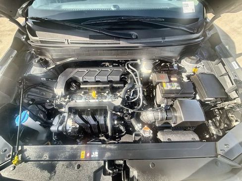 Used 2025 Hyundai Venue SEL FWD image 28