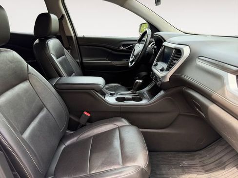 Used 2019 GMC Acadia SLT w/ LPO, 'HIT The Road' Package AWD/4WD image 15