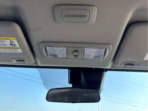 Used 2024 Nissan Frontier SV image 23