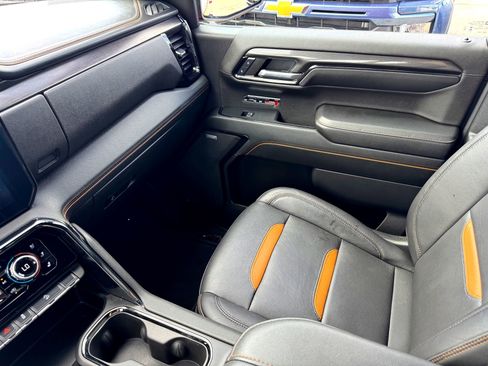 Used 2024 GMC Sierra 1500 AT4 w/ Technology Package image 33