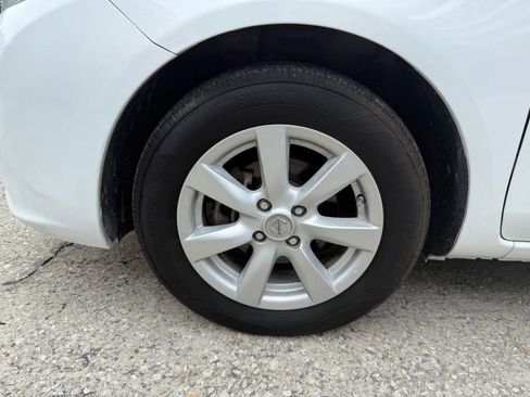 Used 2014 Nissan Versa SV w/ Convenience Package FWD image 20