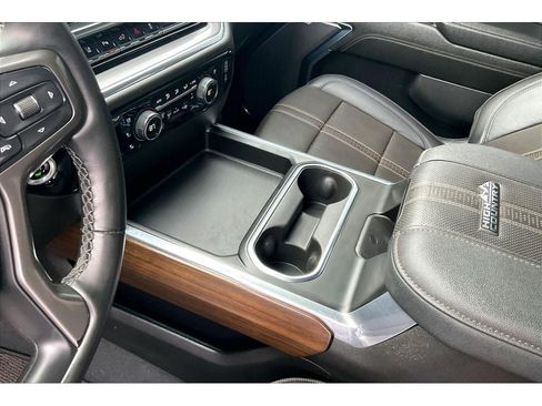 Used 2024 Chevrolet Silverado 3500 High Country w/ High Country Premium Package image 19