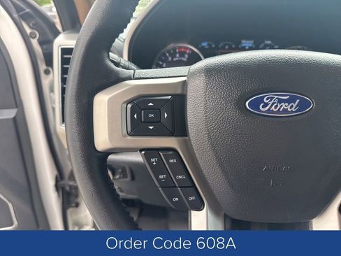 Used 2022 Ford F250 Lariat w/ Lariat Value Package AWD/4WD image 17