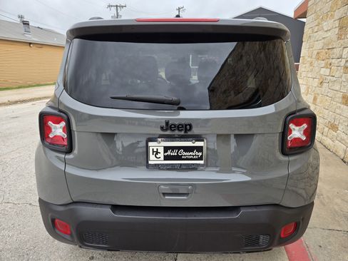 Used 2020 Jeep Renegade Altitude FWD image 16