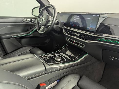 Used 2024 BMW X5 M60i image 30