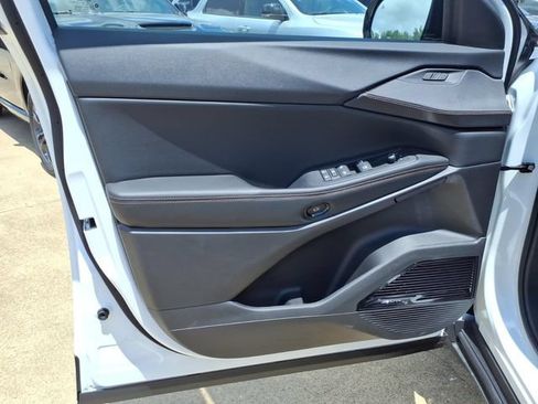 New 2026 Jeep Cherokee Overland w/ Advanced Pro Tech Group AWD/4WD image 18