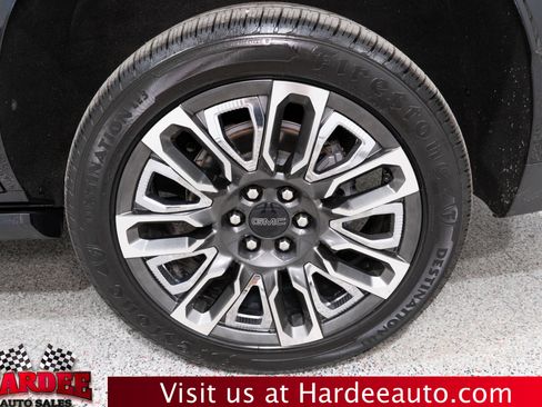 Used 2023 GMC Yukon Denali Ultimate AWD/4WD image 10