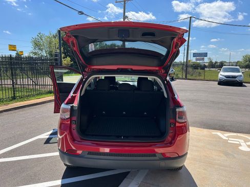 Used 2019 Jeep Compass Sport w/ Cold Weather Group image 16