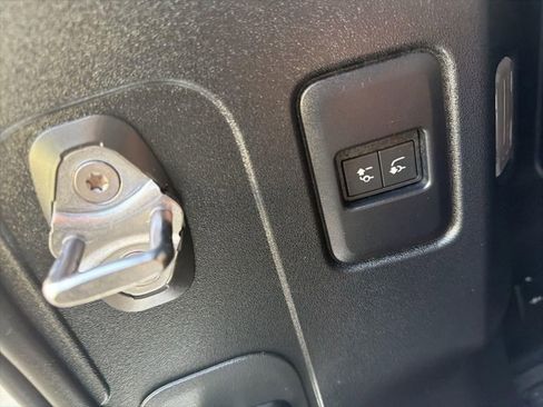 Used 2024 Land Rover Defender 110 S AWD/4WD image 7