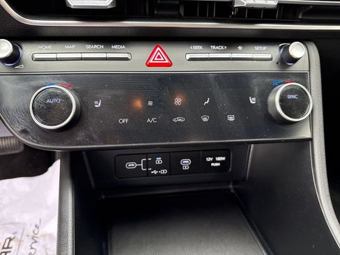 Used 2025 Hyundai Sonata SEL FWD image 17