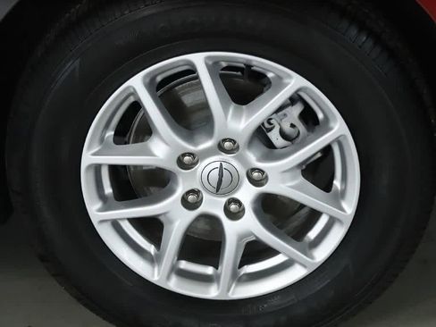 Used 2023 Chrysler Pacifica Touring-L image 38