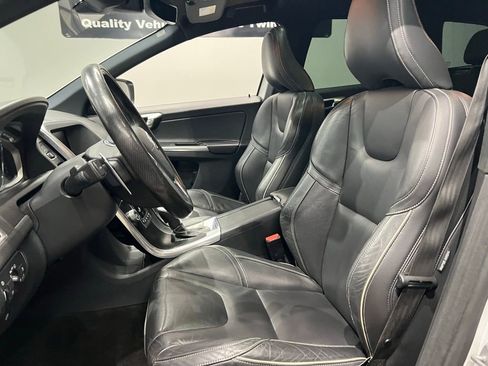 Used 2016 Volvo XC60 T6 R-Design w/ Climate Package image 19