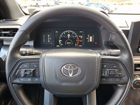 Certified 2026 Toyota Tacoma SR5 AWD/4WD image 18