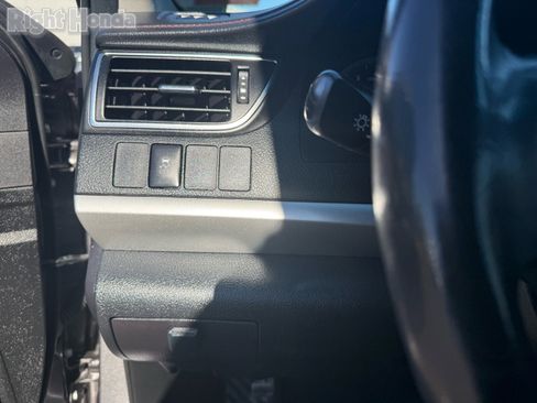 Used 2016 Toyota Camry SE image 14