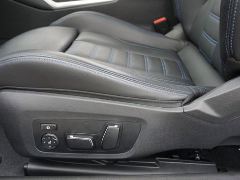 Used 2025 BMW M2 w/ Lighting Package image 23