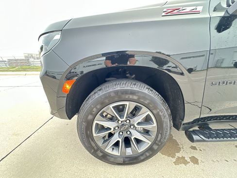 Certified 2023 Chevrolet Suburban Z71 w/ Luxury Package AWD/4WD image 33