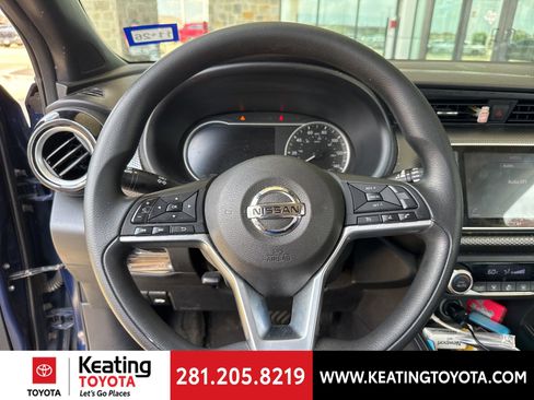 Used 2020 Nissan Kicks SV FWD image 12