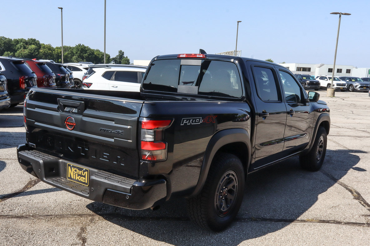 Used 2026 Nissan Frontier PRO-4X AWD/4WD image 4