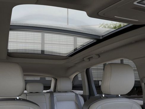 New 2025 Lincoln Nautilus Premier w/ Equipment Group 102A image 22