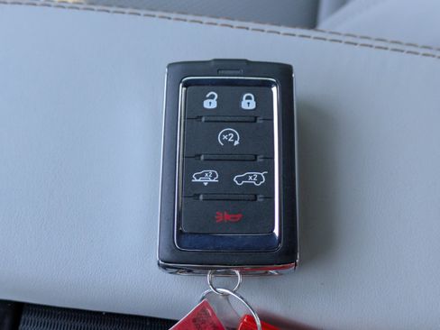 New 2026 Jeep Grand Wagoneer Summit AWD/4WD image 33