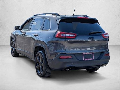 Used 2017 Jeep Cherokee Sport FWD image 7