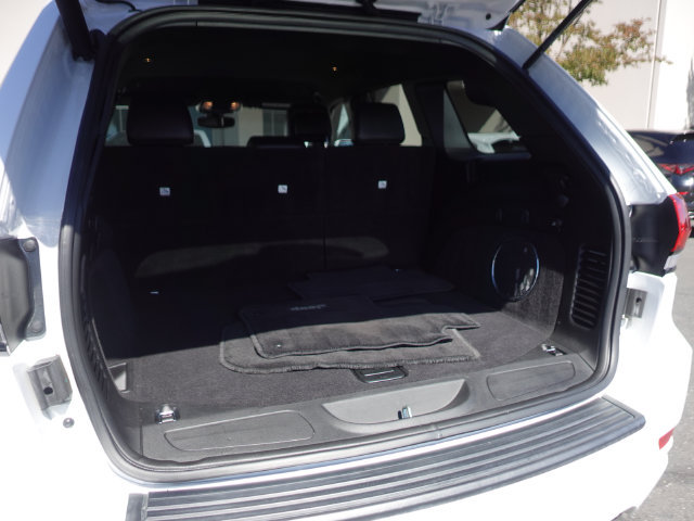 Used 2019 Jeep Grand Cherokee Altitude AWD/4WD image 27