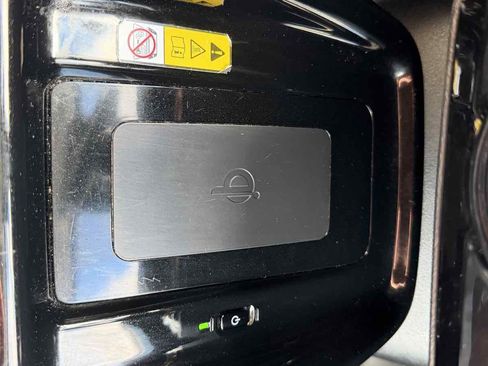 Used 2021 Toyota Prius XLE image 38