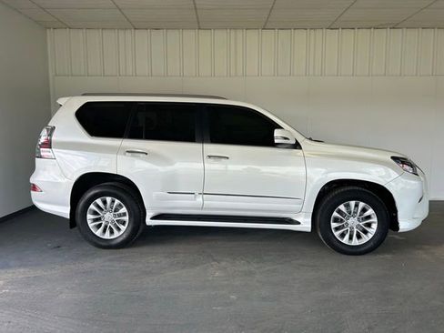 Used 2018 Lexus GX 460 Premium w/ Premium Package AWD/4WD image 2