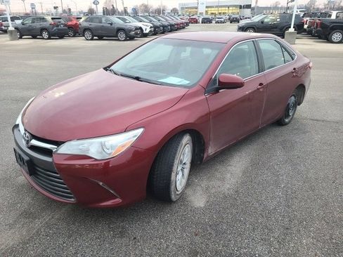 Used 2015 Toyota Camry XLE image 2